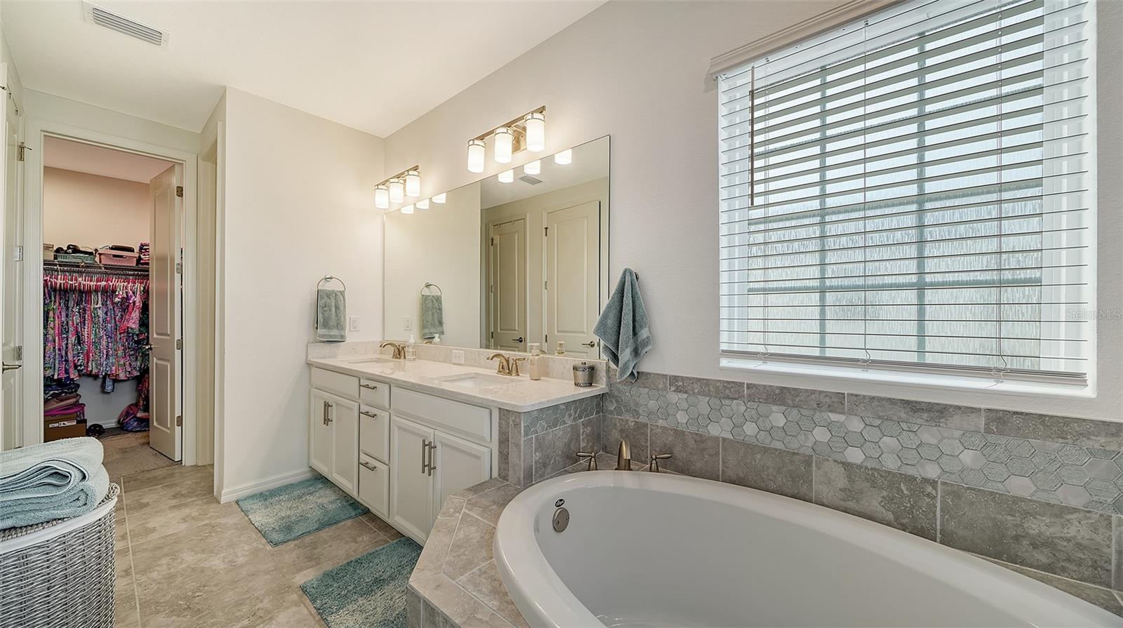 15320 SHADY PALMS LN