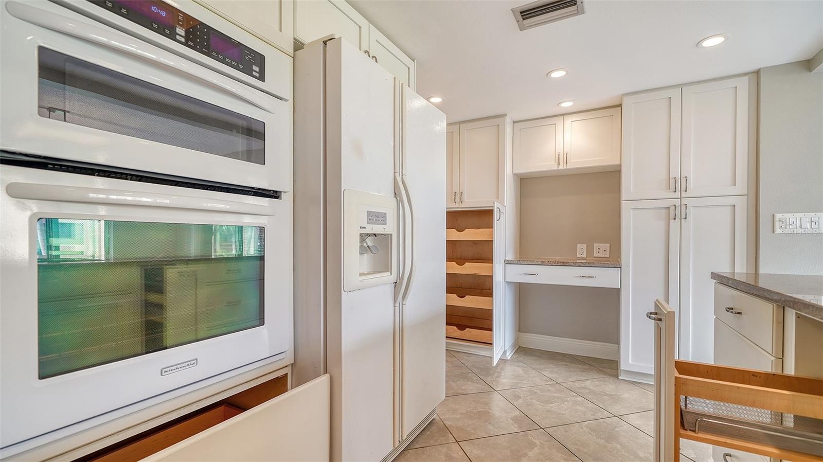 8773 MIDNIGHT PASS RD #206G