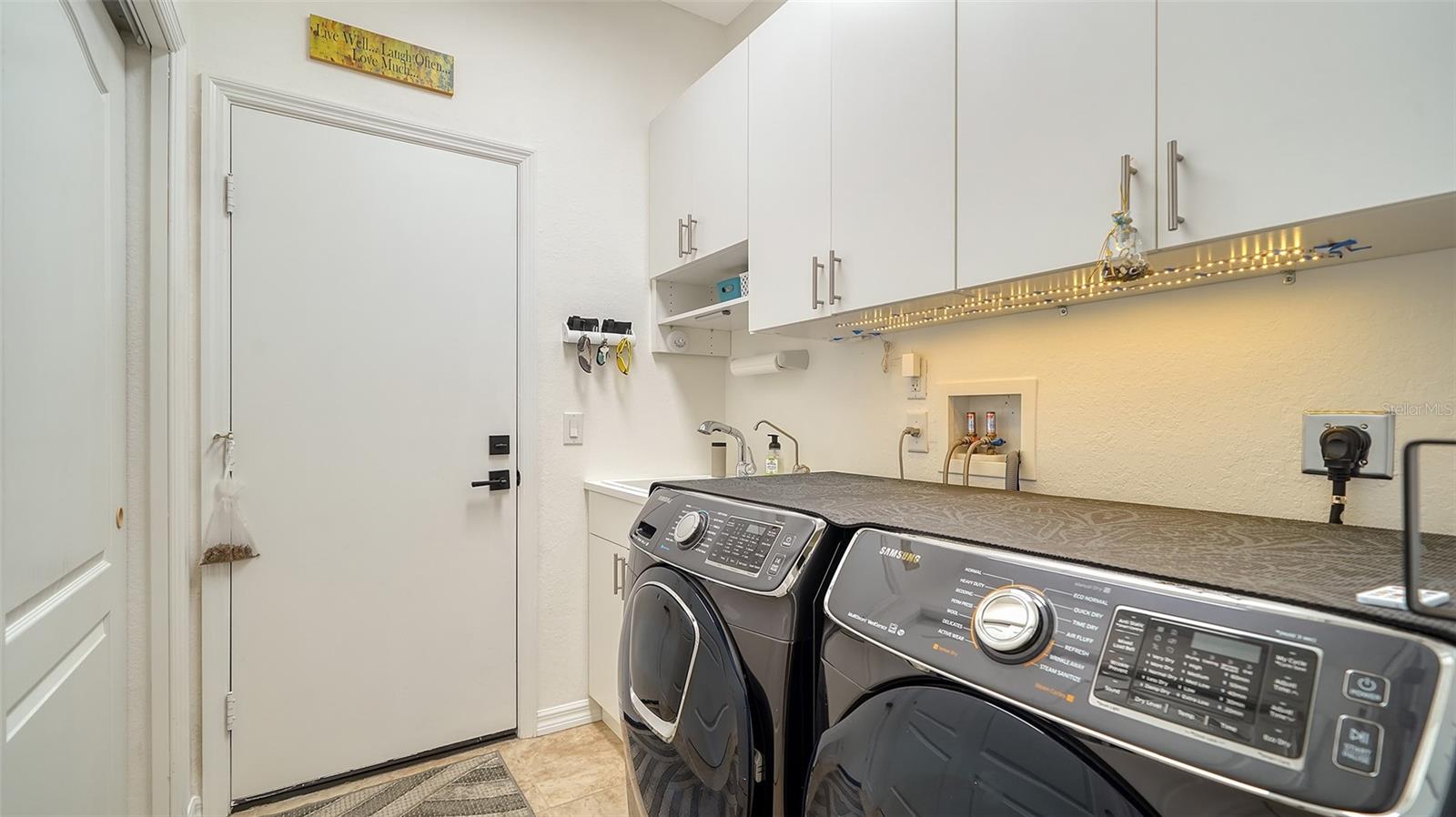 8725 MONTEREY BAY LOOP