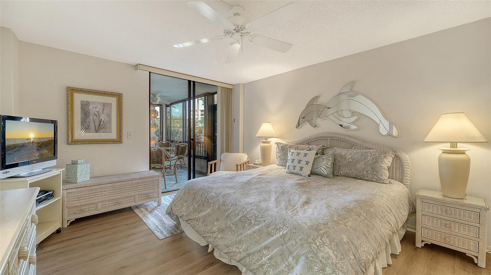 8773 MIDNIGHT PASS RD #102G