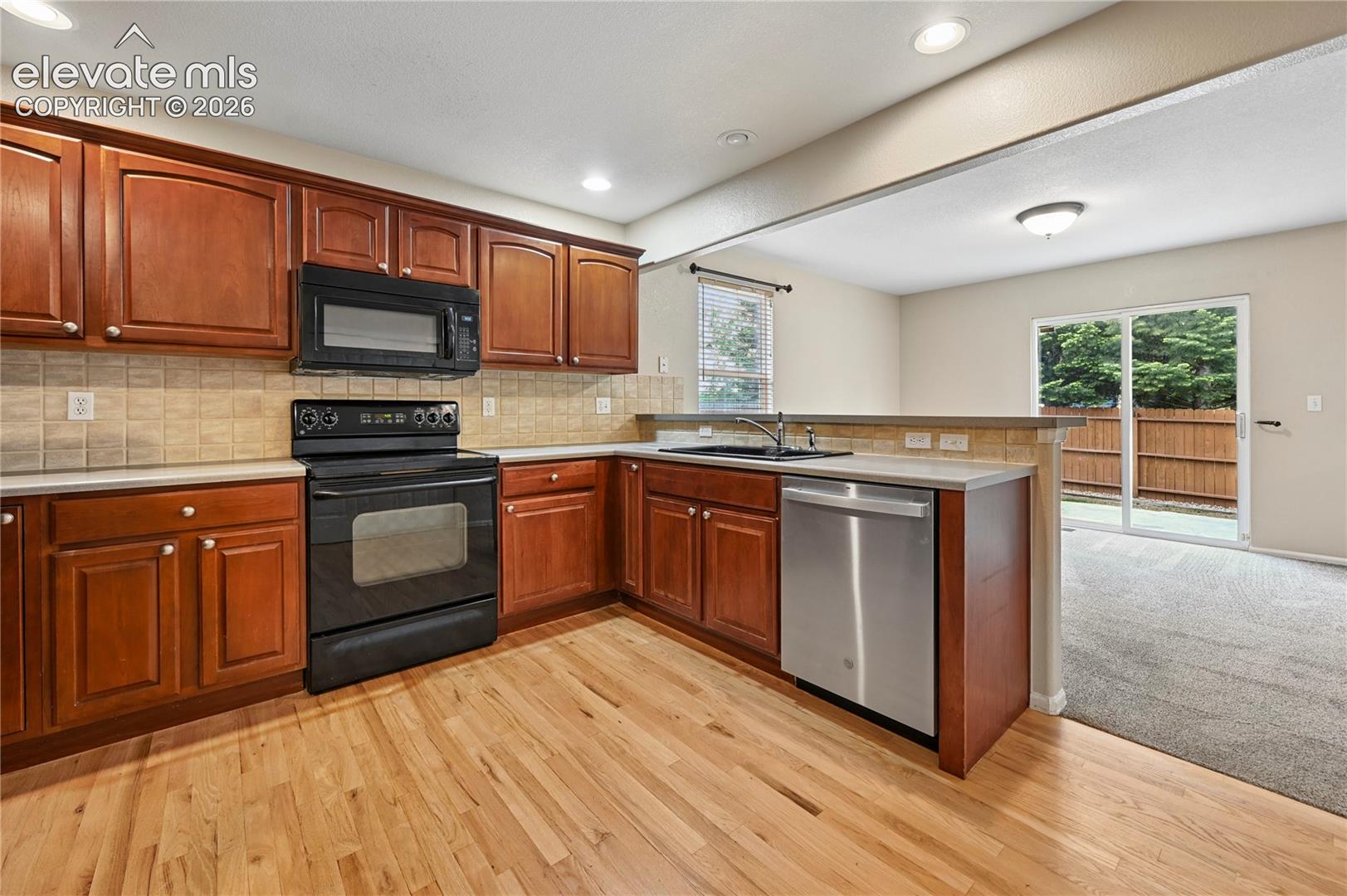 7483 Straggler Circle