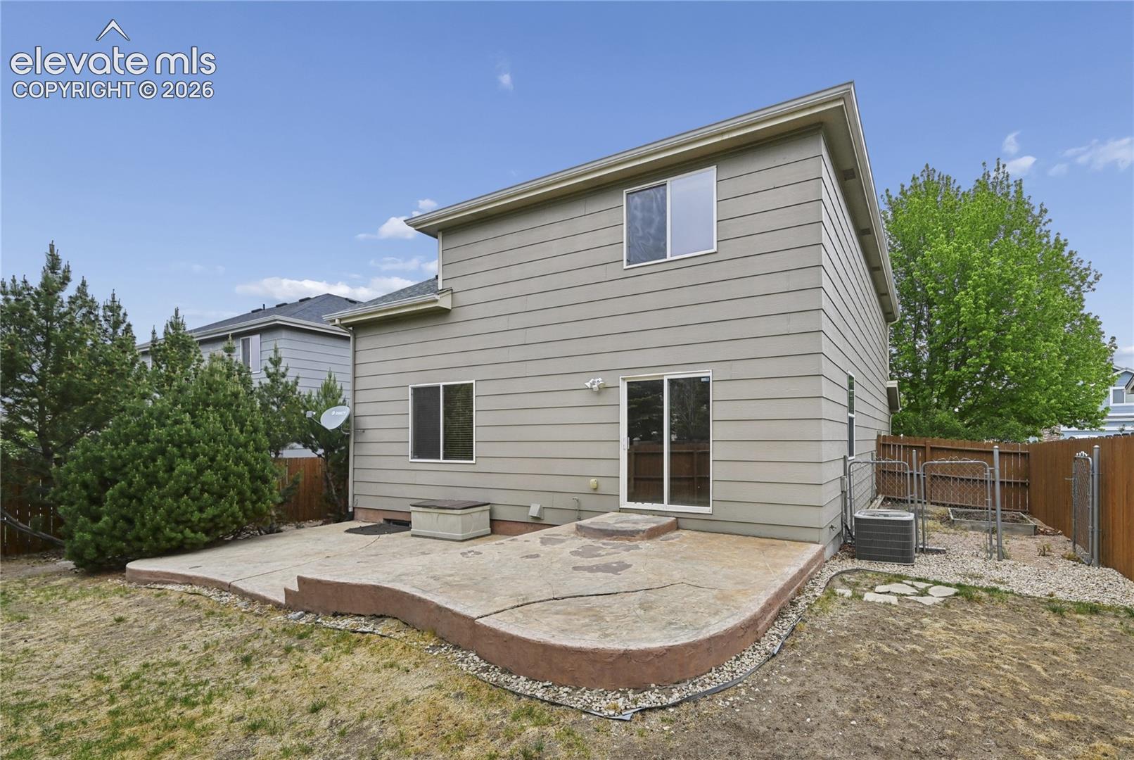 7483 Straggler Circle