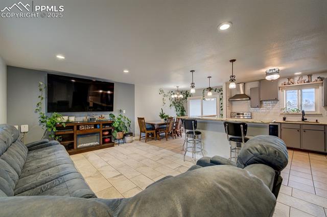 1421 Querida Drive