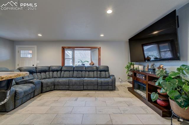 1421 Querida Drive