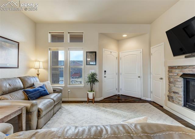 8127 Mockorange Heights