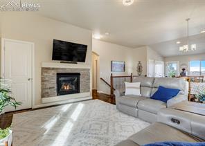8127 Mockorange Heights