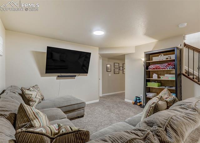 8127 Mockorange Heights