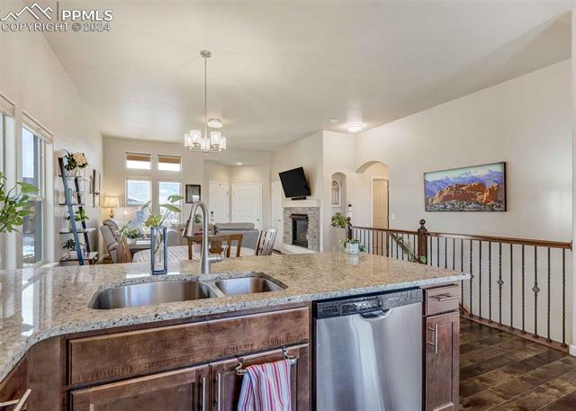 8127 Mockorange Heights