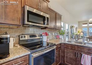8127 Mockorange Heights