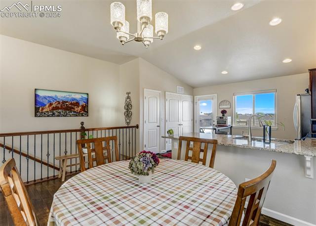 8127 Mockorange Heights