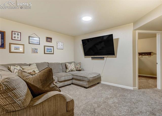 8127 Mockorange Heights