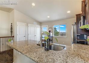 8127 Mockorange Heights