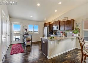 8127 Mockorange Heights