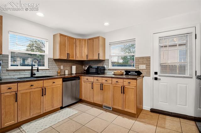 1825 W Kiowa Street