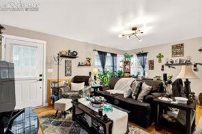 1825 W Kiowa Street