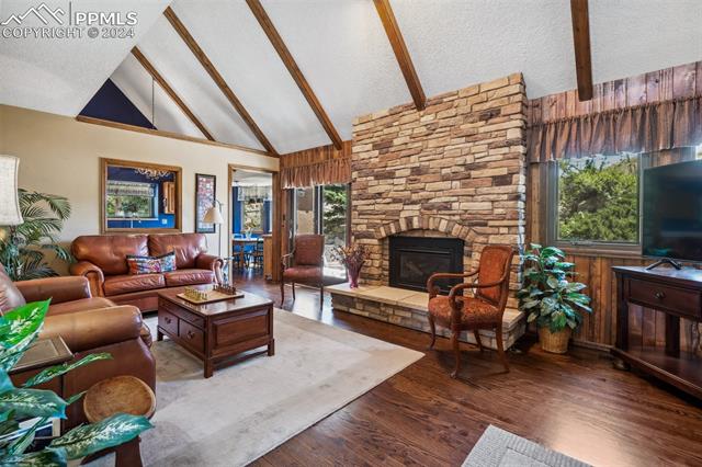 6545 White Falcon Court