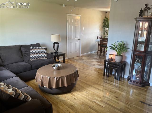 1046 Cambridge Avenue