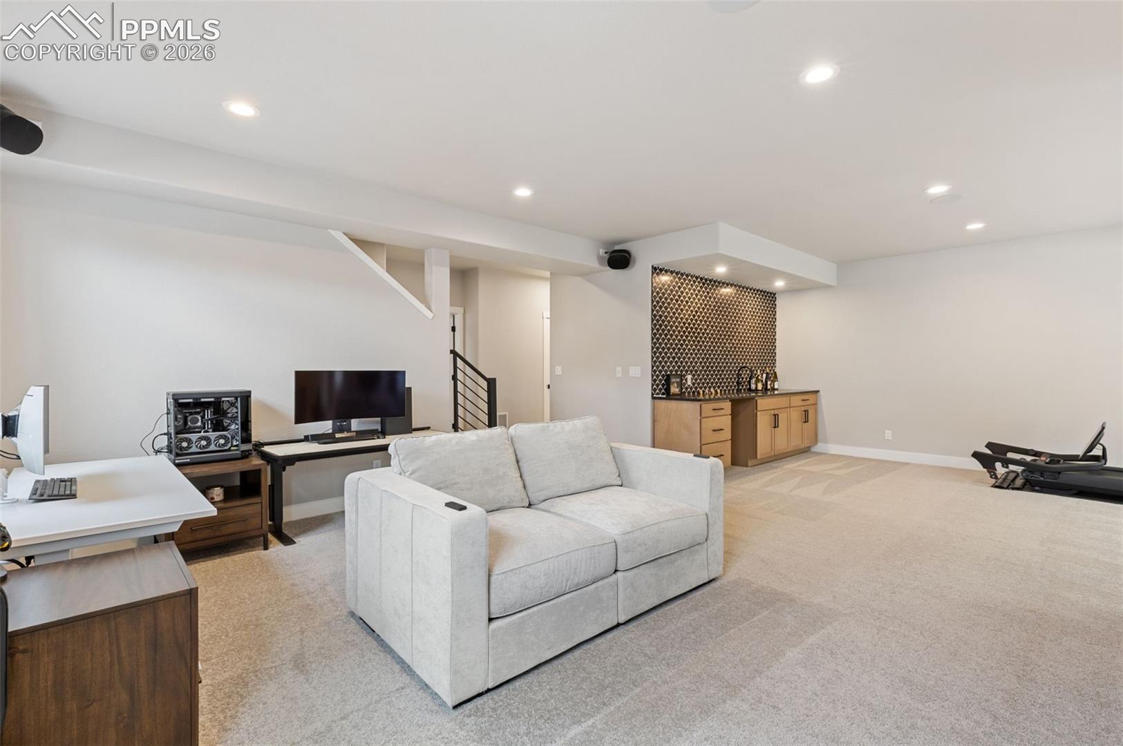 6707 Thimble Court