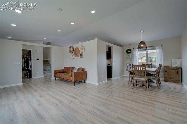 7326 Sue Lane