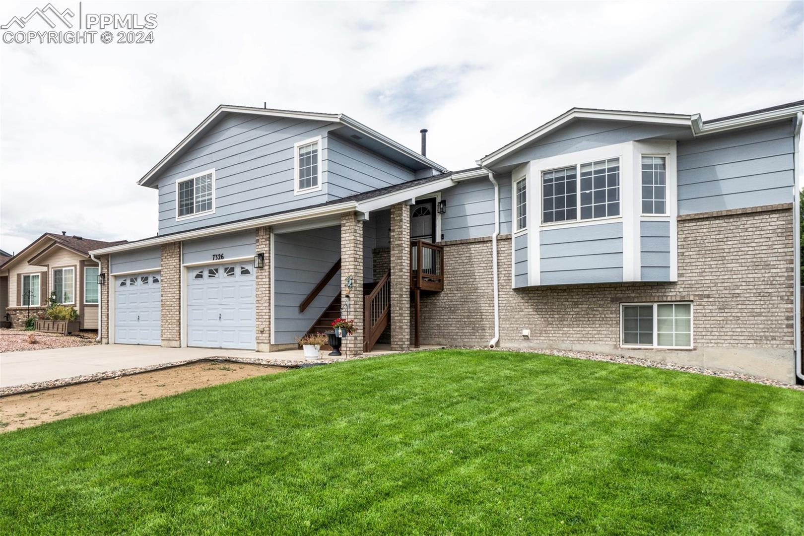 7326 Sue Lane