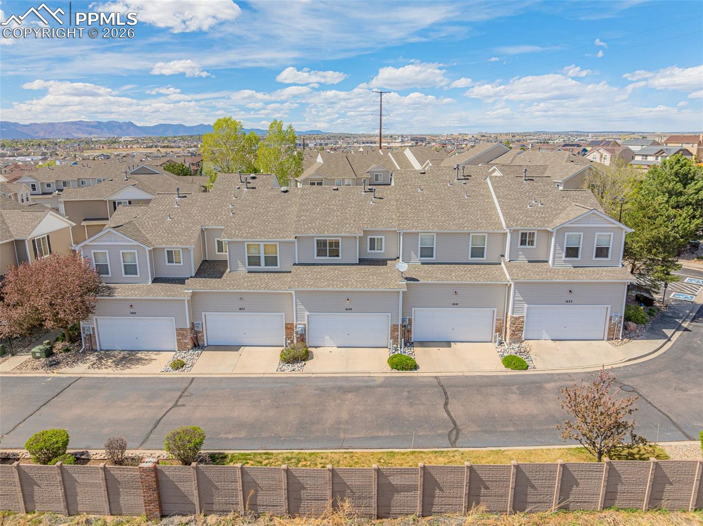 1649 Reilly Grove
