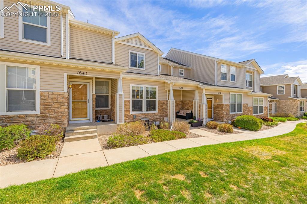 1649 Reilly Grove