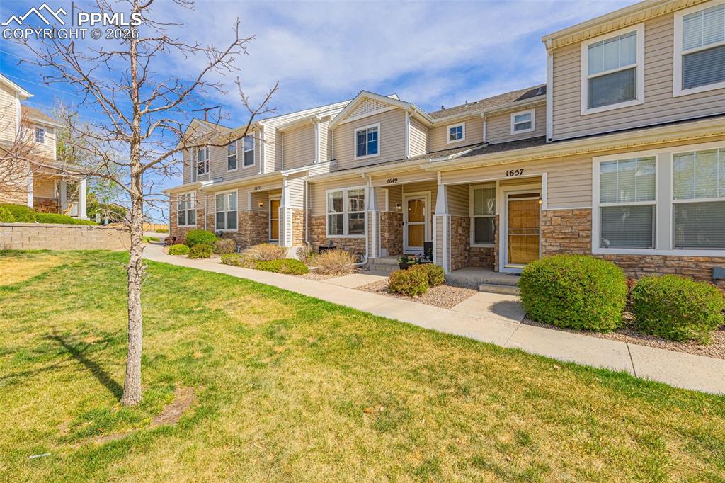 1649 Reilly Grove