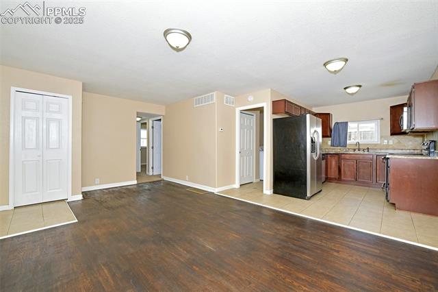 2127 S Corona Avenue