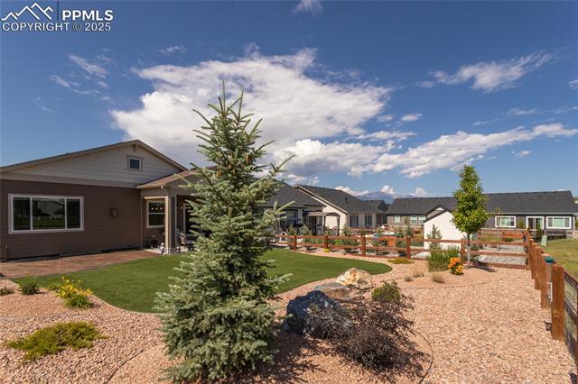 6432 Vistancia Avenue