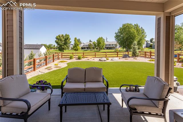 6432 Vistancia Avenue