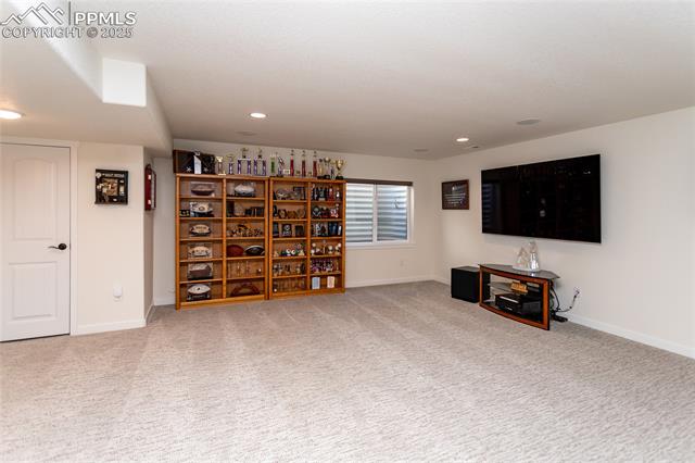 6432 Vistancia Avenue