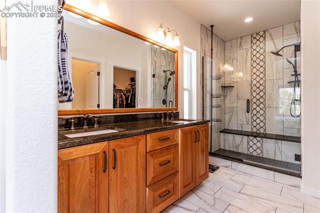 6432 Vistancia Avenue