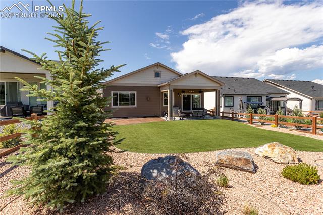 6432 Vistancia Avenue