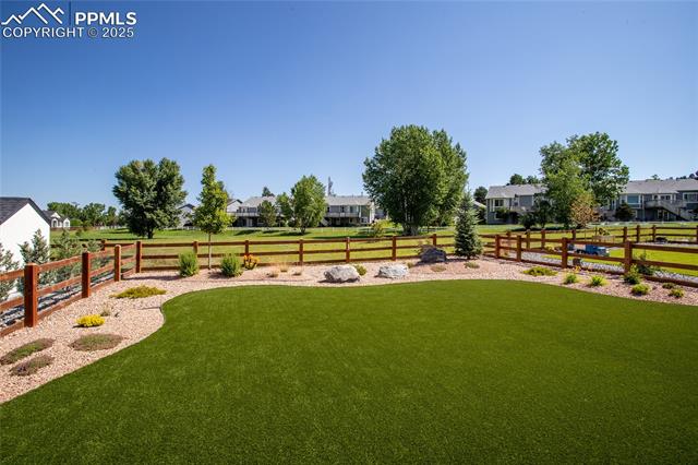 6432 Vistancia Avenue