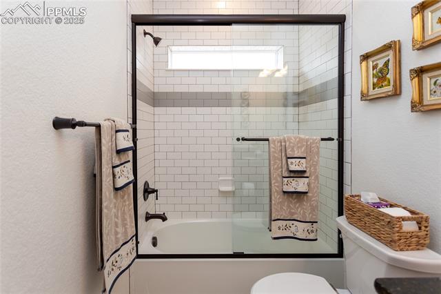 6432 Vistancia Avenue