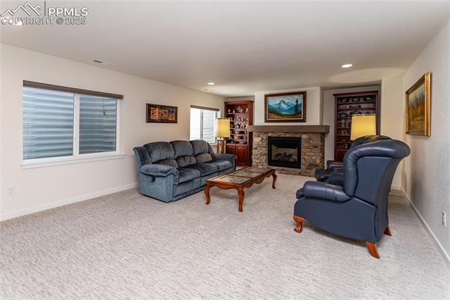 6432 Vistancia Avenue