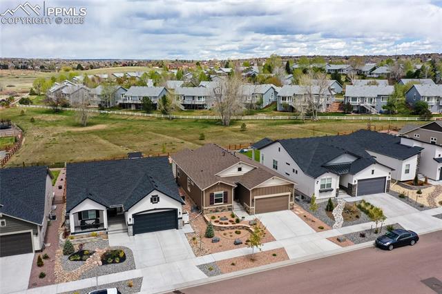 6432 Vistancia Avenue