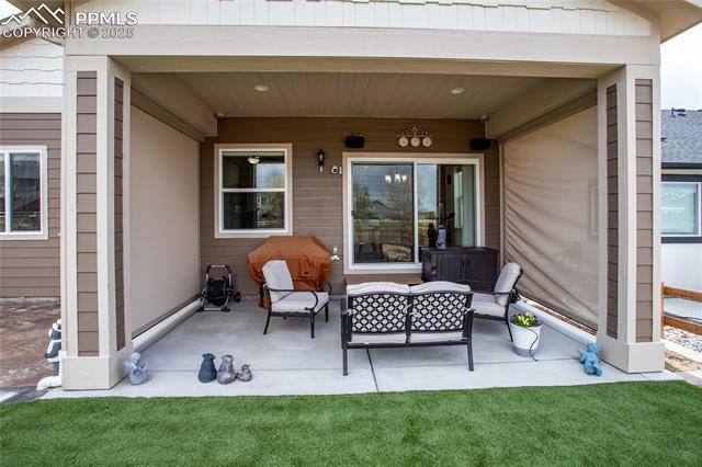 6432 Vistancia Avenue