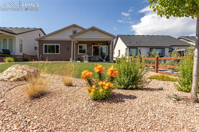 6432 Vistancia Avenue