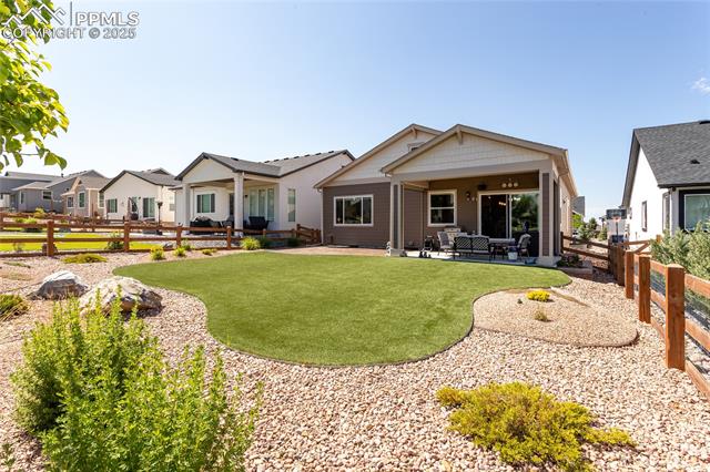 6432 Vistancia Avenue