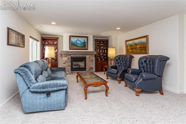 6432 Vistancia Avenue