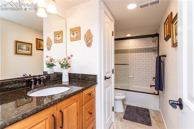 6432 Vistancia Avenue