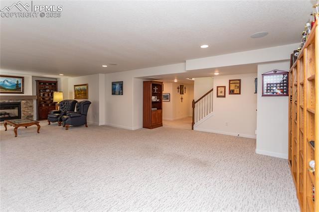 6432 Vistancia Avenue