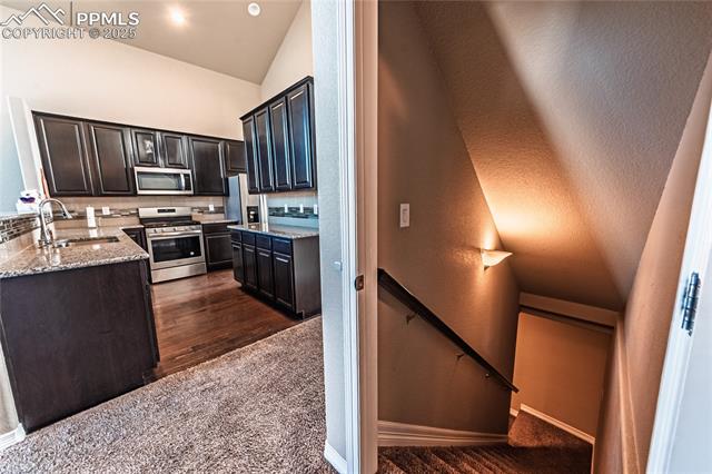 6031 Meadowbank Lane