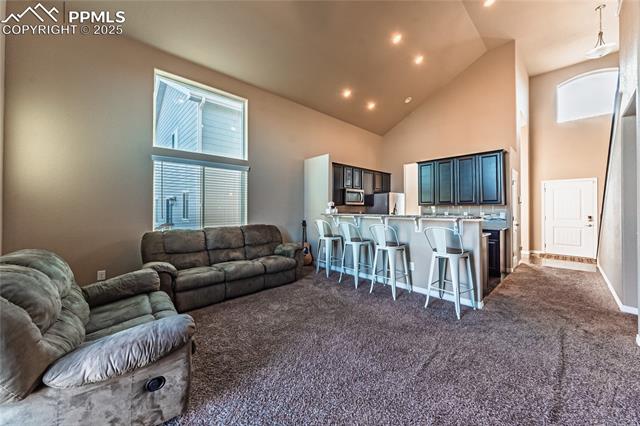 6031 Meadowbank Lane