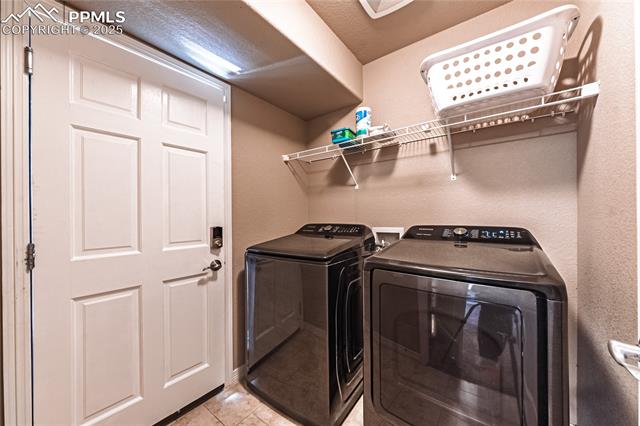 6031 Meadowbank Lane