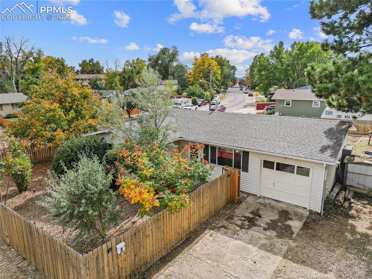2621 Gomer Avenue