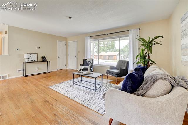 1013 Evergreen Drive