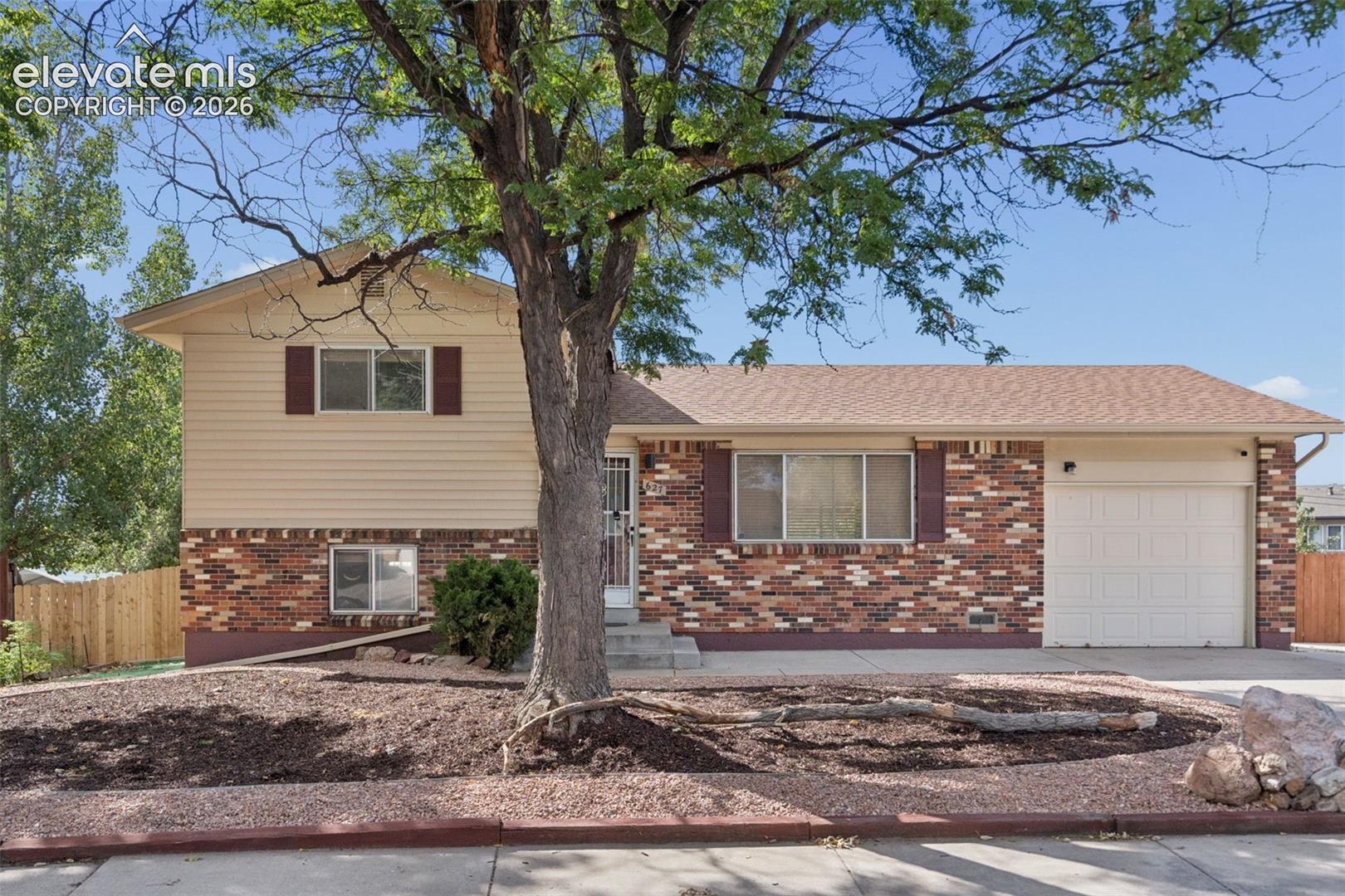 627 Lansing Drive Colorado Springs Co Us 80909 7c9bdafb85f1476f8cdc526b27e4c032