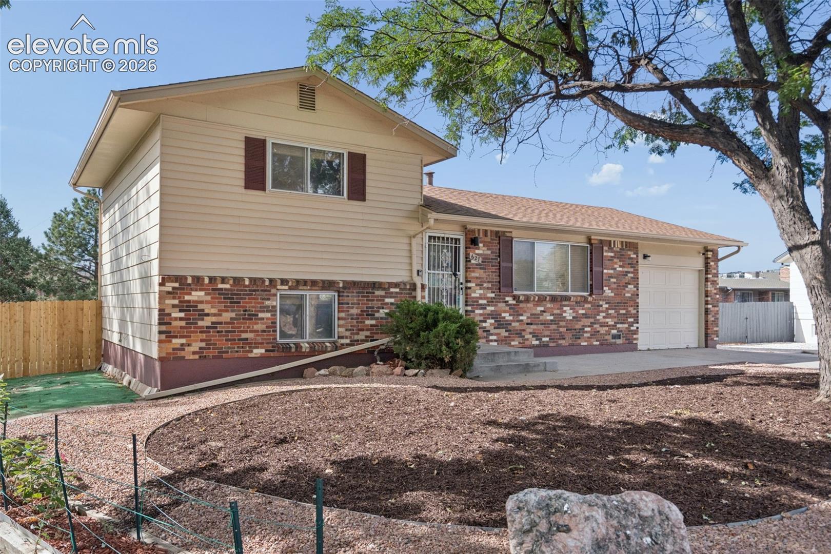 627 Lansing Drive